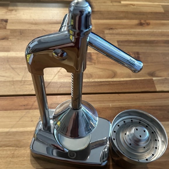 Manual Fruit Squeezer | Durable Stainless Steel - Picture 5 of 7